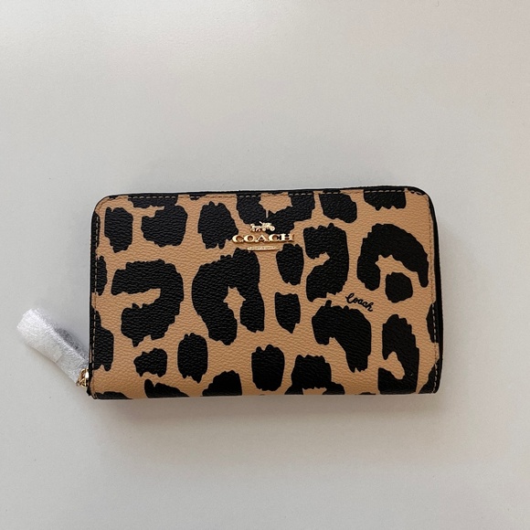 Coach Medium Zip Wallet - Picture 2 of 5